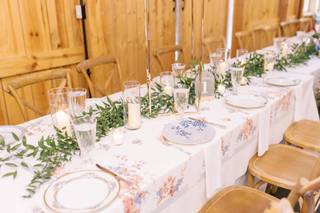 Southern Vintage Table - 7