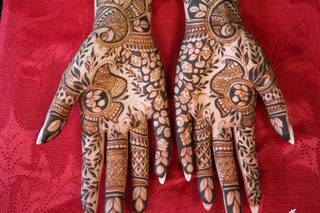 Bhavna's Henna & Arts - 17