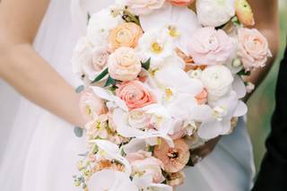 Linens & Flowers Design - 8