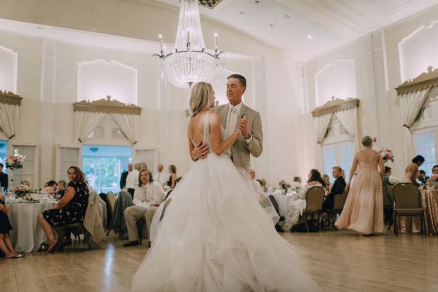 Classic Lafayette Country Club Wedding