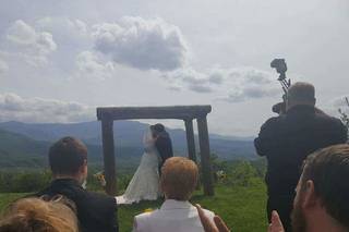 Almost Heaven Resort & Weddings - 9