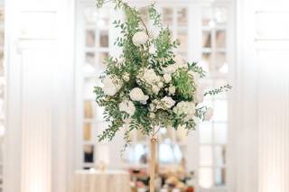 Artistic Blossoms Floral Design Studio - 12
