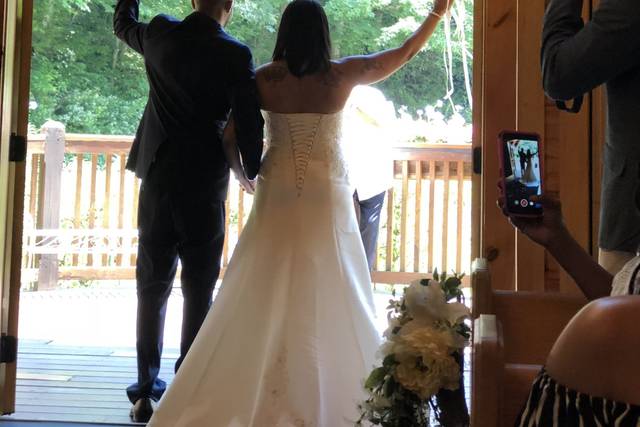 Gatlinburg's Little Log Wedding Chapel 5