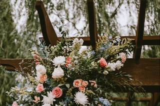 Forget Me Not Florist and Flower Preservation - 10