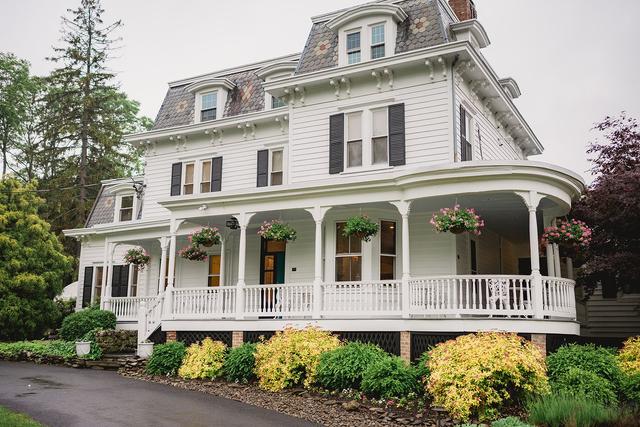 Mountainville Manor - 1