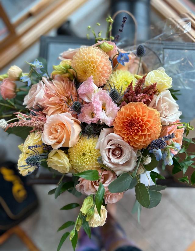 Loves Me Flowers - 1