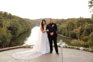River Cliff Event Venue - 10
