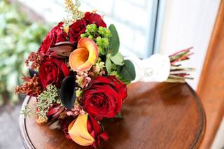Tiffany's Flowers and Collectables - 11