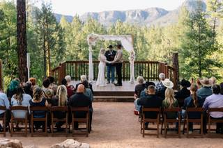 Creekside Cabins & Tavern - 8