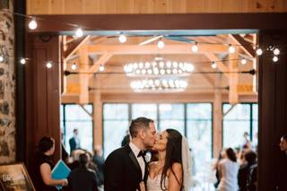 Laura Taylor Weddings LLC - 1