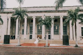 The Sidney & Berne Davis Art Center - 16