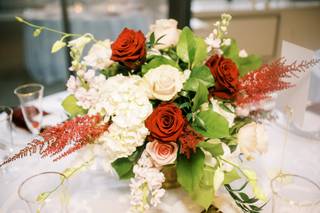 Artistic Blossoms Floral Design Studio - 31