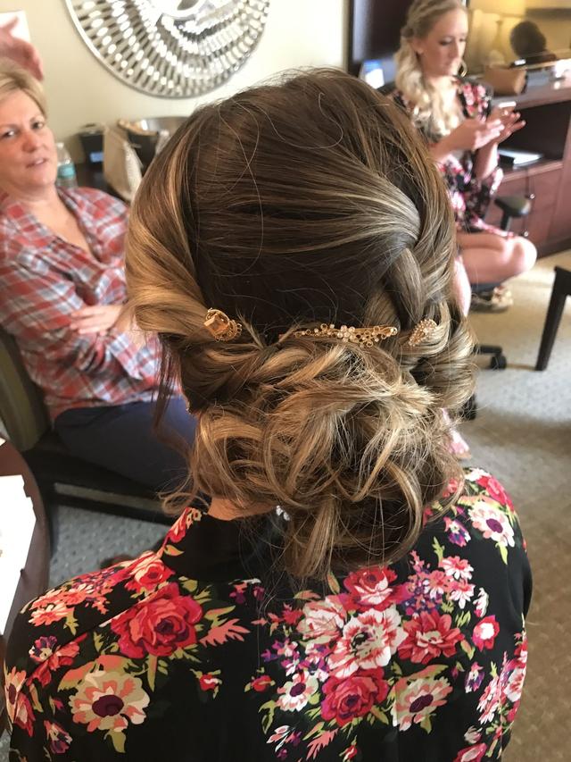 Rochelle Noone On location bridal hairstylist - 2