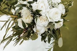 Blooming Flowers and Gifts - 9
