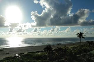 The Singer Oceanfront Resort - 17