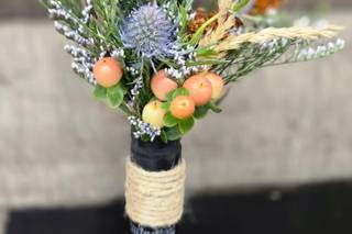 Save the Date Flower and Wedding Studio - 5