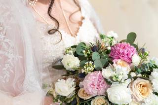 Linens & Flowers Design - 99