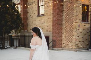 Bon Bon Belle Bridal Boutique - 8