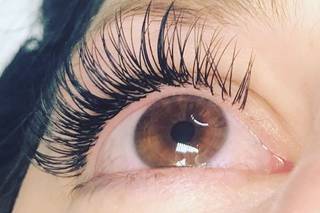 Winks Lash and Beauty Bar - 1