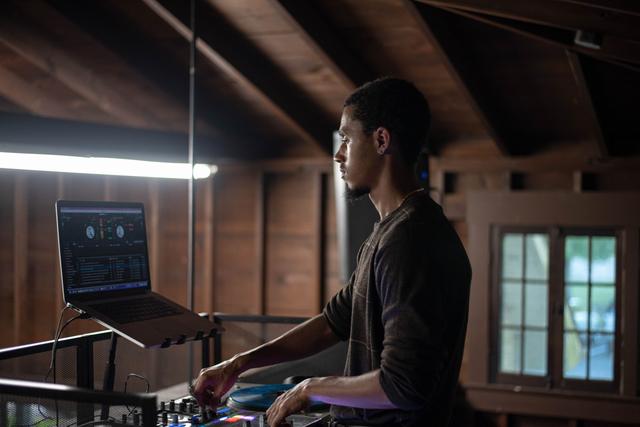 DJ Cruze CTRL - 1