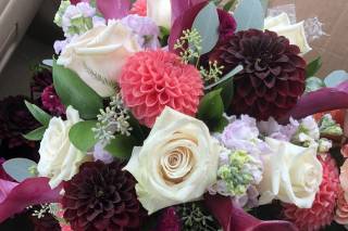 Ball Park Floral & Gifts - 10