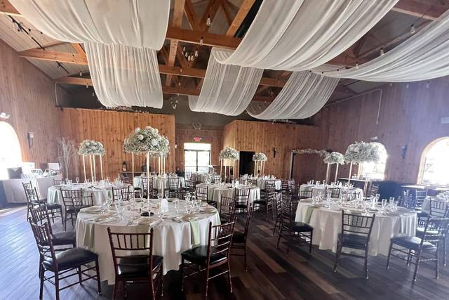 Maneeleys Banquet & Catering and The Lodge at Maneeley's 4
