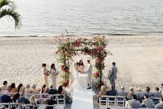 The Crescent Beach Club - 30