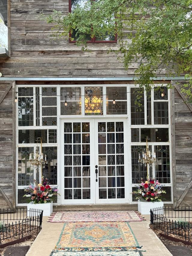 SueBee Vintage Rentals - 2