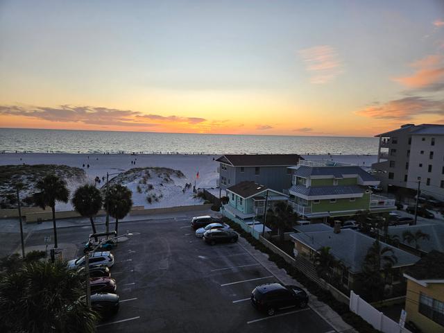 Avalon Hotel - 1