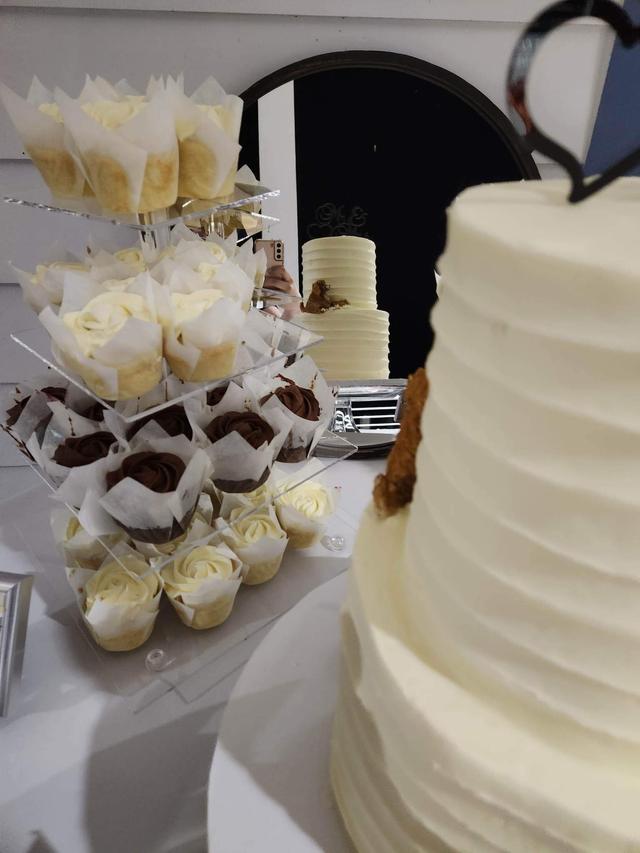 Ally's Bakery - 3