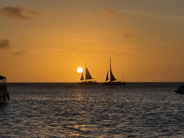 Honeymoons & Destination Weddings with Courtney - 1