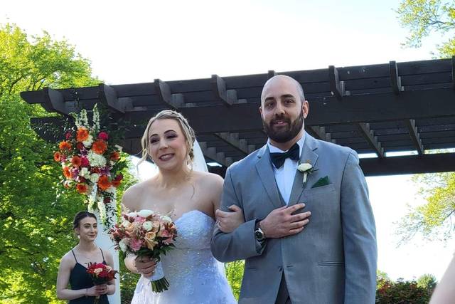 Designs By Linda Florist 3