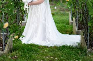 Songbirds Bridal, Formal & Consignments - 7