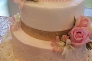 Loving Traditions Cakery LLC - 7
