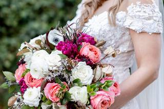Bloom & Vine Wedding and Event Flowers - 12