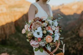 Samantha Greenfield Designs in Floral Artistry - 13