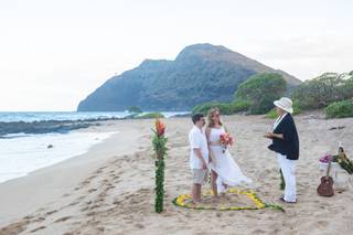 Sweet Hawaii Wedding - 14
