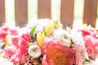Laura's Flower Boutique - 44