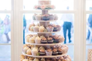 BuzzyBakes Catering - 23