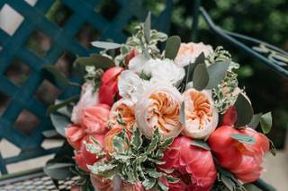 Pretty Petals Floral & Event Design - 11