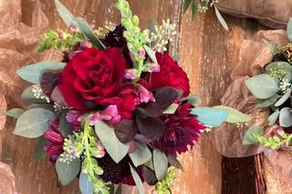 Artistic Blossoms Floral Design Studio - 51