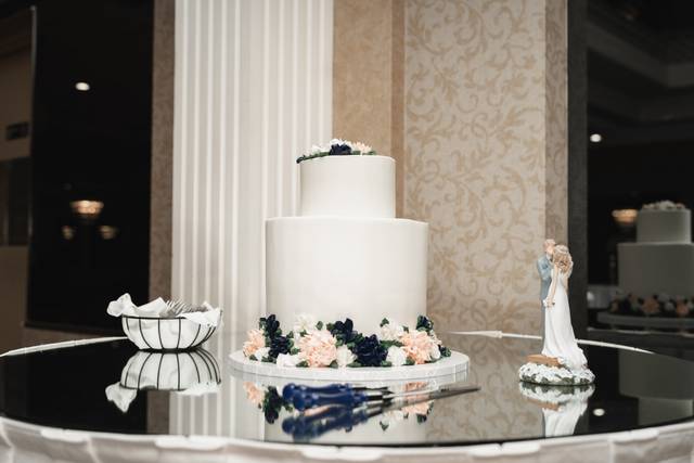 Sorellas Custom Cakes 2
