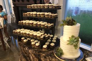Emerald Coast Custom Cakes - 11
