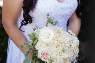 Daisy's Front Porch Flowers, Events & Creative Studio - 62