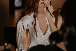 Carolina Takahashi Makeup Artist - 1