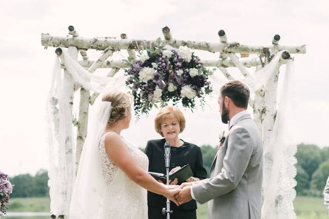 La Donna Weddings Officiants & Ceremony Coordinating Services 3