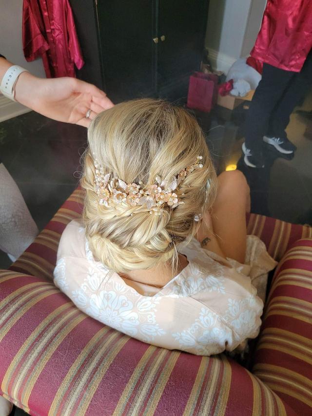 Up'Sa Daisy Hair Studio - 2
