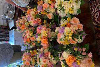 Bussey's Flowers, Gifts & Decor - 9