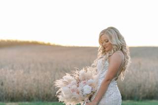 Lilla's Bridal Boutique - 13