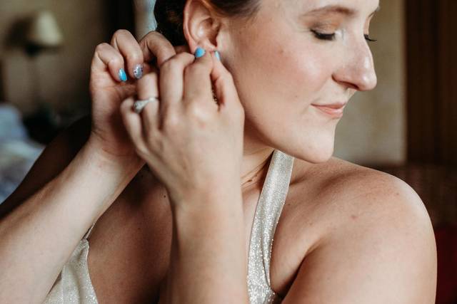 Elizabeth Dugan Hairstylist and Makeup Artist 2